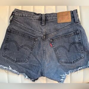 Levi’s 501 black denim short